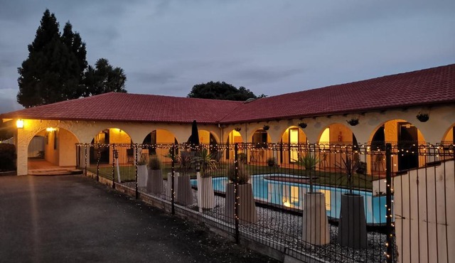 Captains Quarters Motor Inn