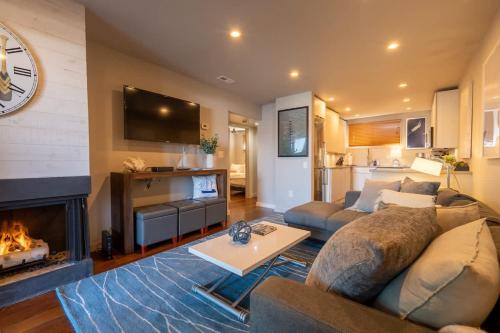 Captains Quarters Waterfront & Pool