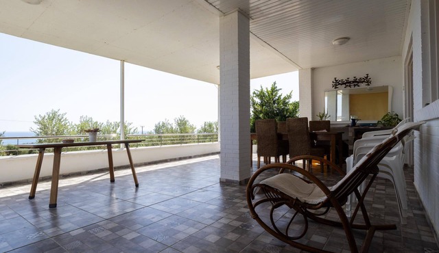 Captivating 2-bed House