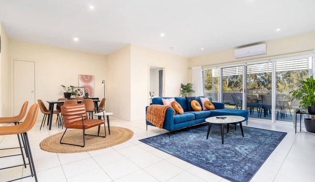 Captivating 3BR/2BA APT close to Dickson Shopping!