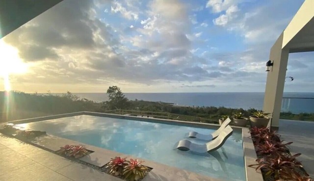 Captivating and enchanting 3-bedroom house on a cliff in beautiful Isabela