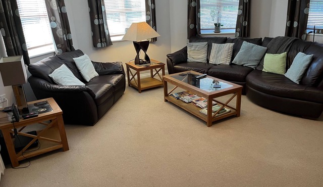Captivating Apartment near Gatwick