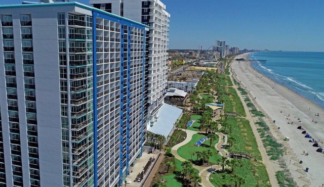 Captivating Oceanfront View in this One Bdrm Condo