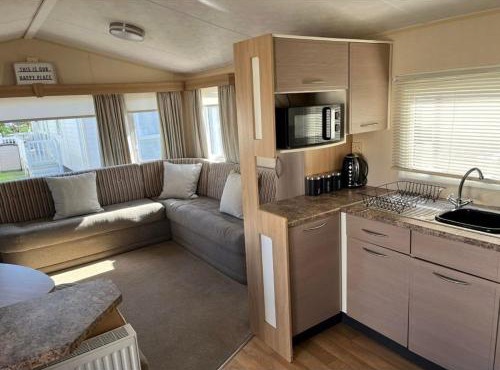 Caravan by the Sea KW10