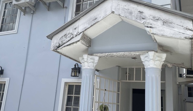 Caribbean townhouse