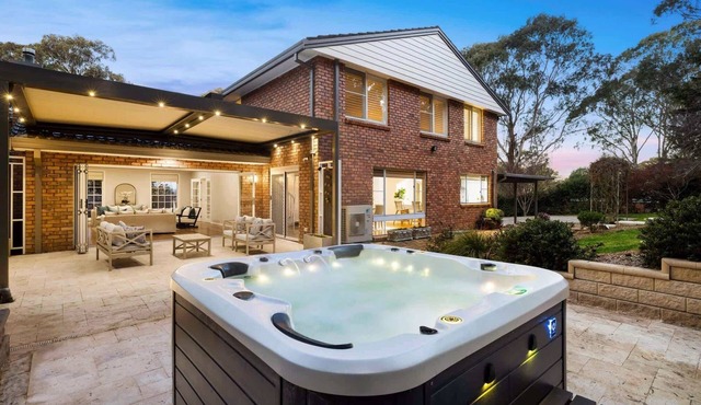 Carinya Centennial | Bowral Spa Retreat