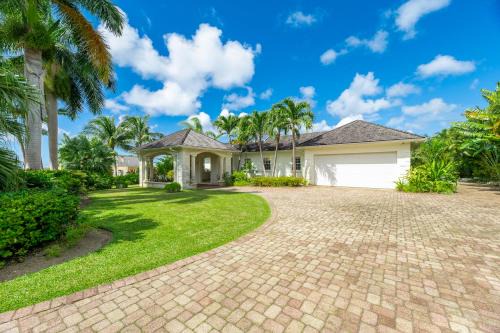 Carlton Ridge By Island Villas