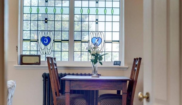 Carnegie Library: Shakespeare Apartment 3 Bedroom