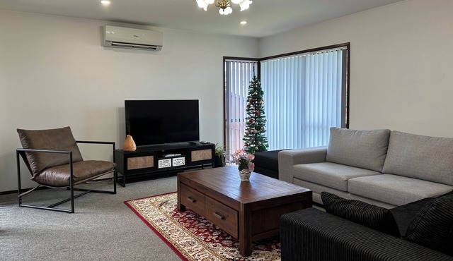 Carnoustie Calm- A Cosy Wattle Downs Home
