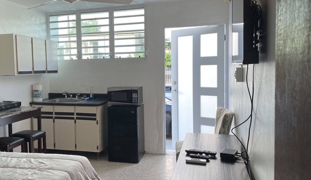 Carolina Studio close drive anywhere, no cleaning fee