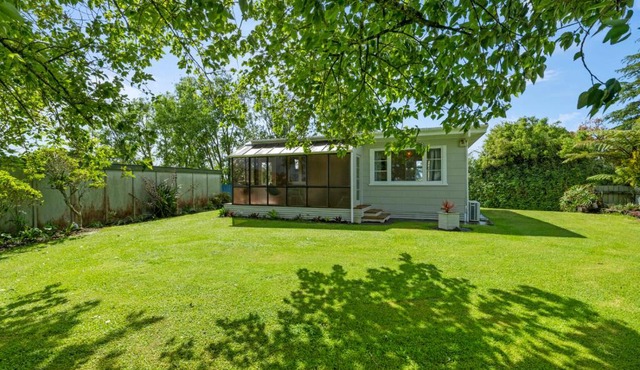 Carrington Countryside - New Plymouth Holiday Home