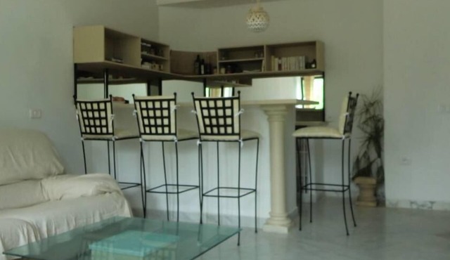 Carthage: Large Studio in CARTHAGE Salammbô