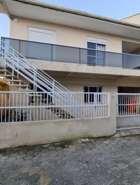 Casa 3 quartos a 50m da bela praia da Armação