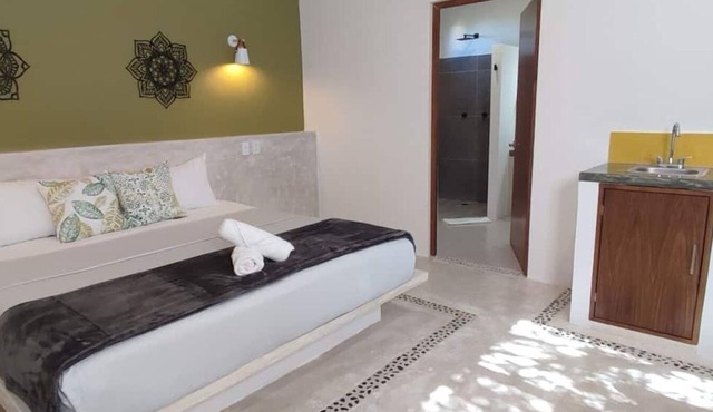 Casa 6 · King Bed · 1 Block to Beach · Starlink