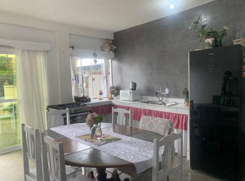 Casa a 6min da praia e do Shopping