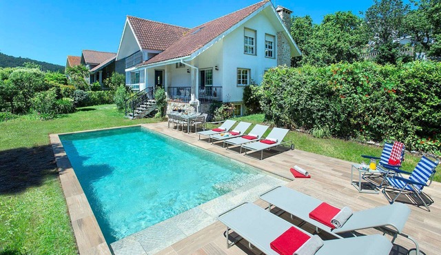 Casa Agarimo - Four Bedroom Villa, Sleeps 10