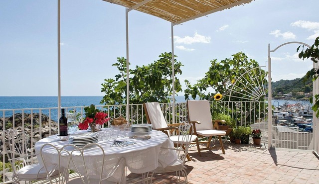 Casa alla Scala - Three Bedroom Villa, Sleeps 6