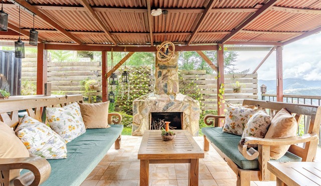 Casa Alta Constanza, Majestic views and fireplace, Pet Friendly