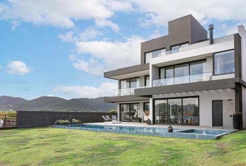 Casa Aqui e Agora