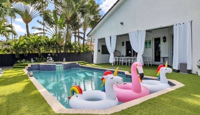 Casa asaka | waterfront | pool | paradise
