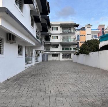 Casa azul cerca de la playa
