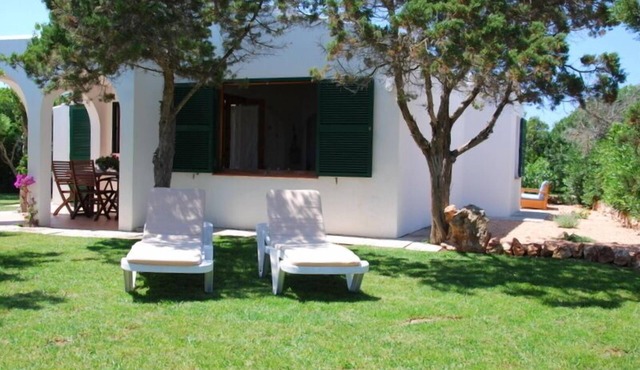 Casa Barregas. Unifamiliar en Cap D'Artrutx, Menorca. Casa con jardín.
