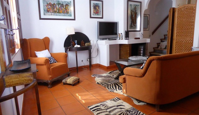 CASA BERIMBAU, duplex by the beach, in the old hull of Vila Nova de Milfontes