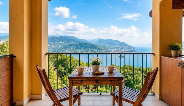 Casa Bella Vista Levo Stunning Lake Views - Panoramic Balcony & Private Parking