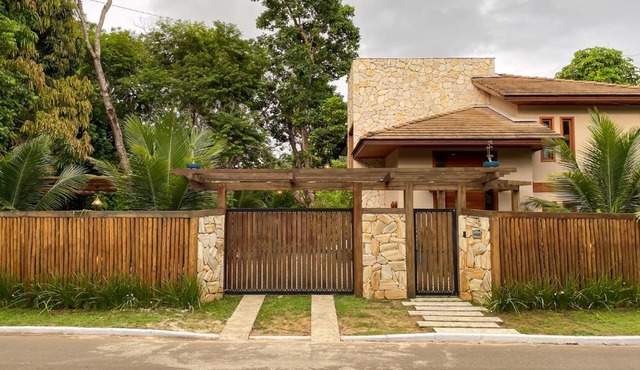 Casa c Jacuzzi prox a Praia do Forte Lagoa do Arua