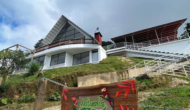 Casa Campo ubicada en la Sierra Nevada de Santa Marta con vista al mar