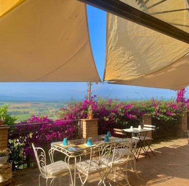 Casa Cerboneschi B&B in a medieval village with Panoramic Tuscan Hills