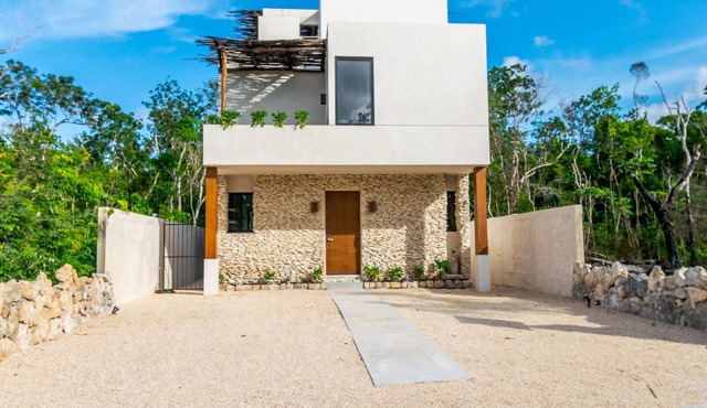 Casa Chida/Solar/2BR/Huge pool/Roof bar/Starlink High Speed Internet.