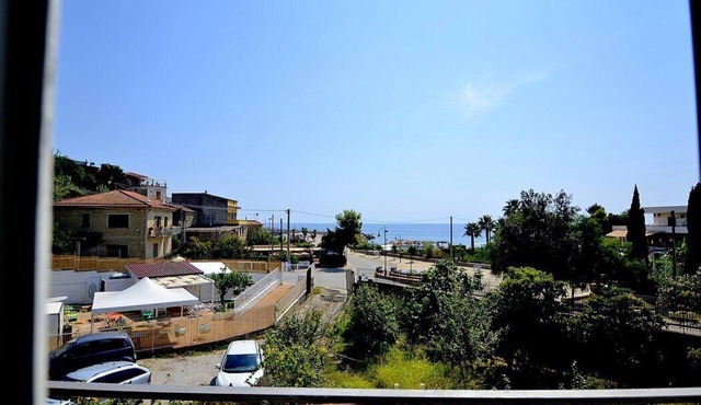 Casa Cianda A: A welcoming apartment situated at a short distance from the beach.