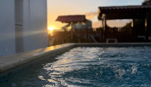 Casa Cielomar, private pool, BBQ, Billiards, 12 people, pets allowed, Combate Beach
