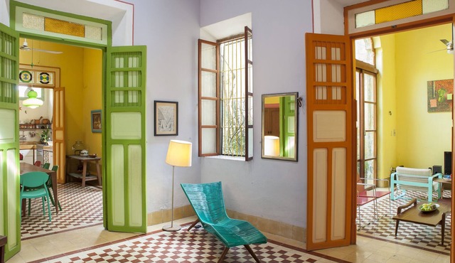 Casa Ciricote en el Barrio Santiago