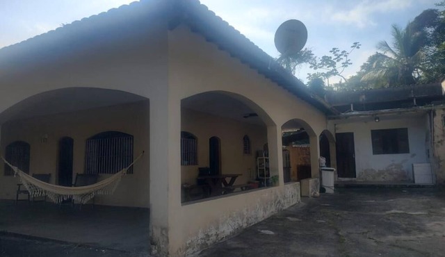 Casa com 4 Quartos a 300 Metros da Praia