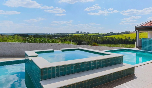 Casa com piscina em Araçoiaba da Serra