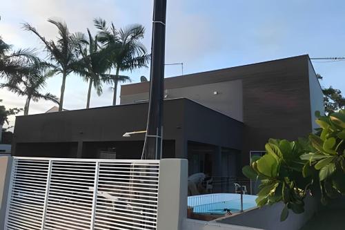 Casa com piscina na Enseada São Francis do Sul SC
