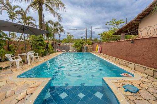 Casa com Piscina a 400m da Praia de Boraceia