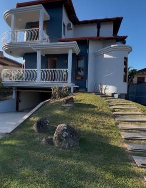 Casa com piscina a 50 metros do Mar
