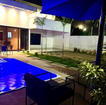 casa com piscina