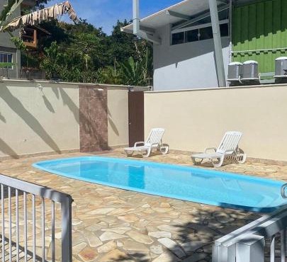 Casa com piscina Descanse em Ubatuba