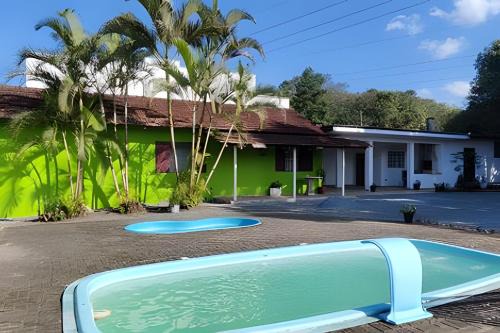 Casa com PiSCiNaS super privativa próx. EXPOville