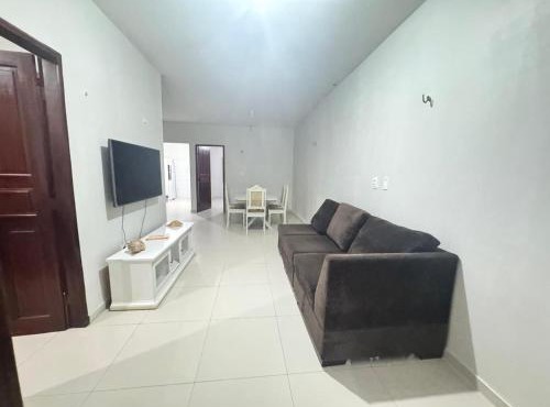 Casa com Suíte e Ar Condicionado 200mts da praia
