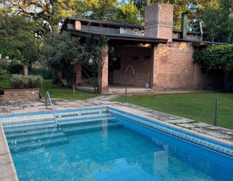 Casa completa con piscina a 600 metros de plaza de Villa de las Rosas