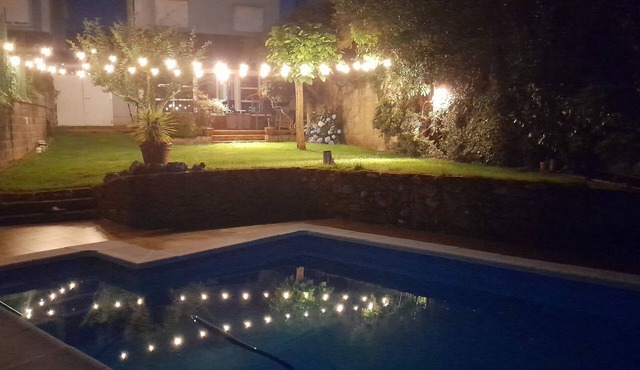 Casa con Piscina y Jardín Privado Cerca de la Playa
