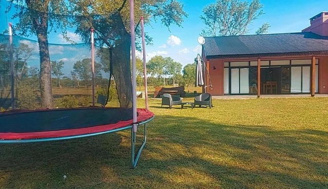 Casa con pileta en Paso de la Patria