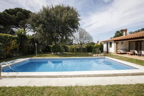 Casa con piscina en Can Carbonell