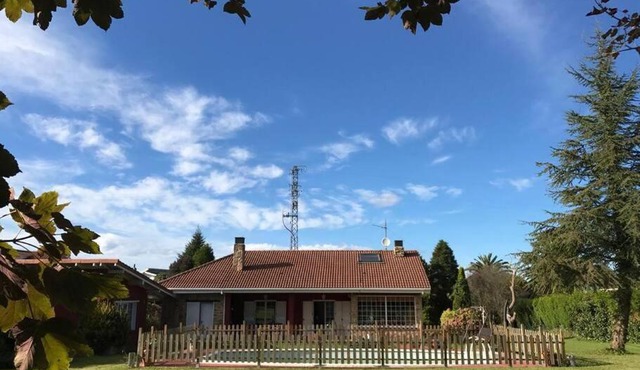 Casa con piscina El Guirigai