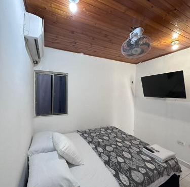 Casa con tres dormitorios y garaje
